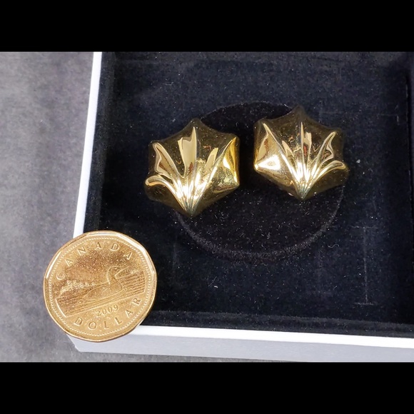 👯♀️Host Pick⚡️Vintage Vendome Gold Tone Shell Fan Earrings - Picture 2 of 5